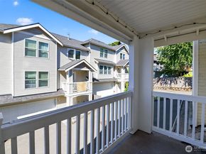 15410 40th AVE W 8, Lynnwood WA 98087