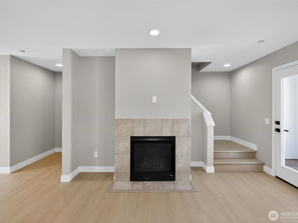 15410 40th AVE W 8, Lynnwood WA 98087