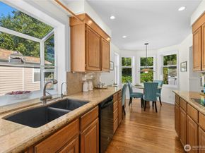 22541 SE 42nd Court 2252, Issaquah WA 98029