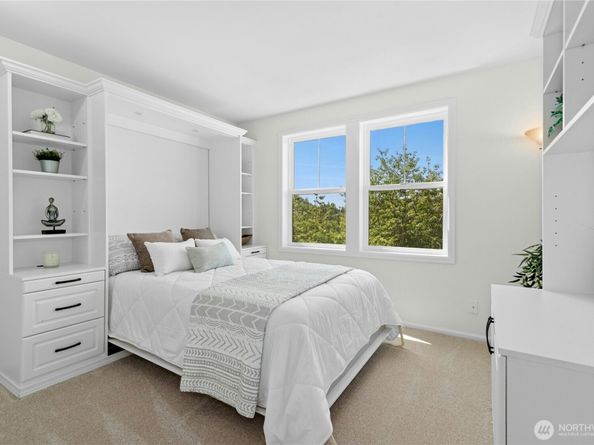 22541 SE 42nd Court 2252, Issaquah WA 98029