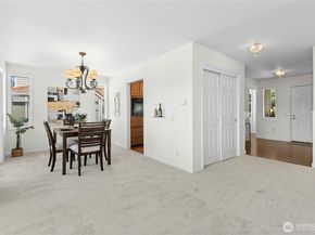 22541 SE 42nd Court 2252, Issaquah WA 98029