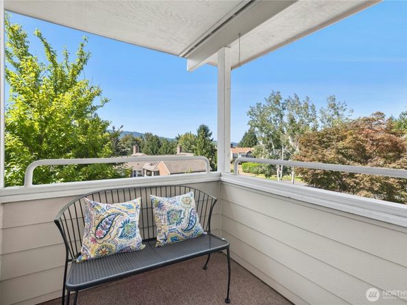 22541 SE 42nd Court 2252, Issaquah WA 98029