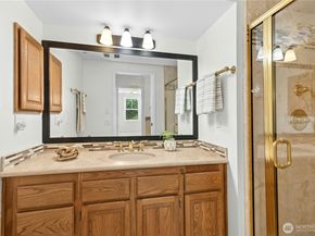 22541 SE 42nd Court 2252, Issaquah WA 98029