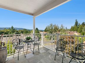 22541 SE 42nd Court 2252, Issaquah WA 98029