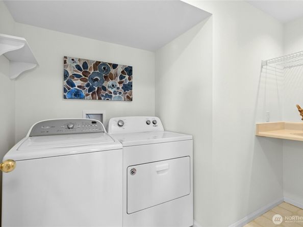 22541 SE 42nd Court 2252, Issaquah WA 98029