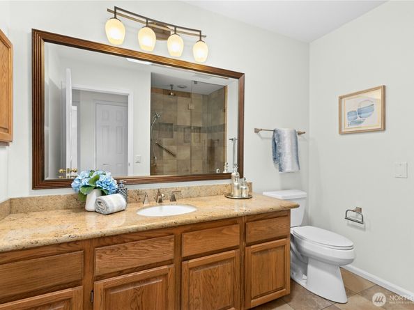 22541 SE 42nd Court 2252, Issaquah WA 98029