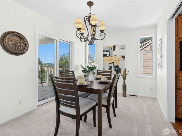 22541 SE 42nd Court 2252, Issaquah WA 98029
