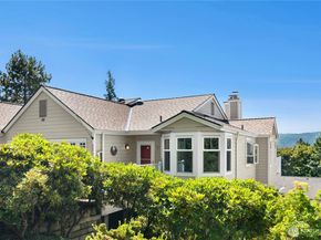 22541 SE 42nd Court 2252, Issaquah WA 98029
