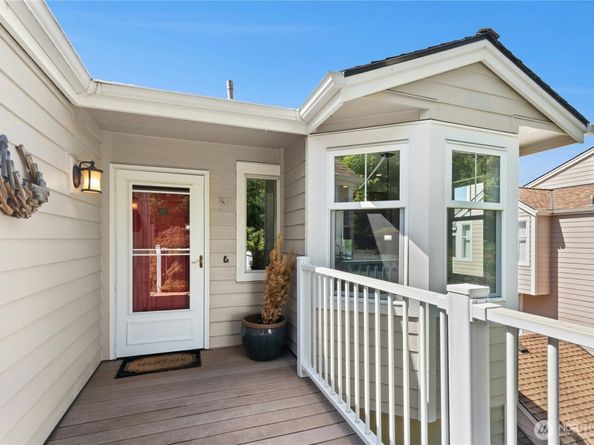 22541 SE 42nd Court 2252, Issaquah WA 98029