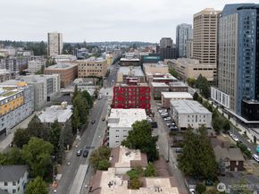 1106 NE 42nd Street 19, Seattle WA 98105