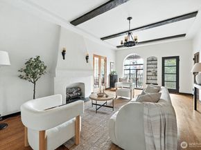 1106 NE 42nd Street 19, Seattle WA 98105