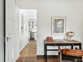 1106 NE 42nd Street 19, Seattle WA 98105