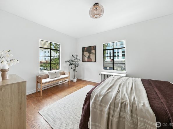 1106 NE 42nd Street 19, Seattle WA 98105