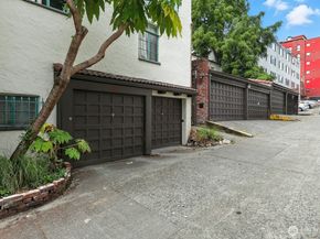 1106 NE 42nd Street 19, Seattle WA 98105