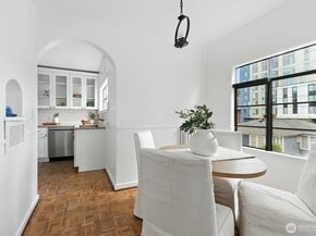 1106 NE 42nd Street 19, Seattle WA 98105