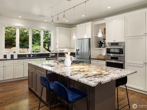 7250 92nd Avenue SE, Mercer Island WA 98040
