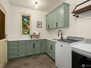 7250 92nd Avenue SE, Mercer Island WA 98040