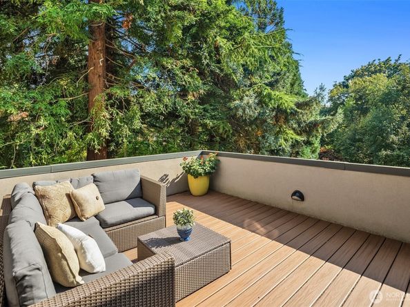 7250 92nd Avenue SE, Mercer Island WA 98040