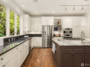 7250 92nd Avenue SE, Mercer Island WA 98040