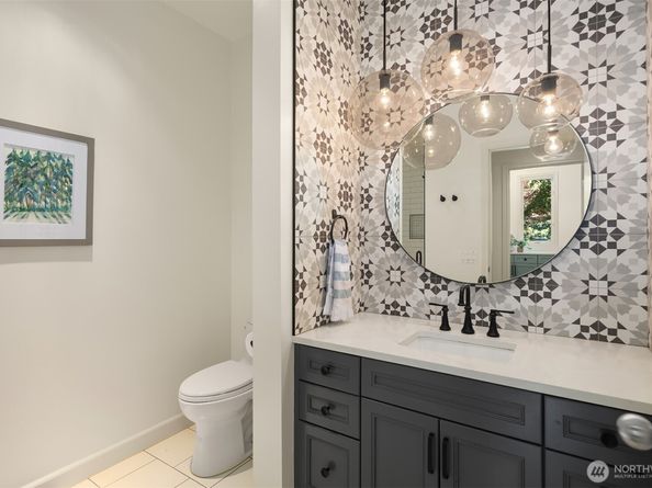 7250 92nd Avenue SE, Mercer Island WA 98040