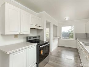 302 S Hartford Avenue, Bremerton WA 98312