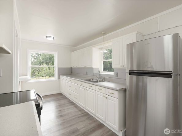 302 S Hartford Avenue, Bremerton WA 98312