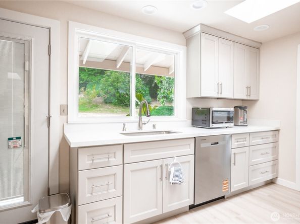 2230 137th Place SE, Bellevue WA 98005