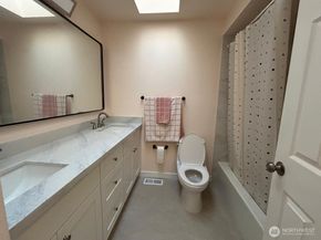 2230 137th Place SE, Bellevue WA 98005
