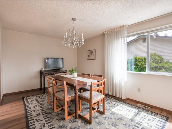 2230 137th Place SE, Bellevue WA 98005