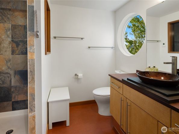 3658 Dayton Avenue N 401, Seattle WA 98103