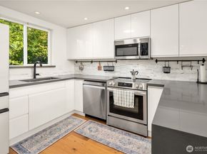 3658 Dayton Avenue N 401, Seattle WA 98103