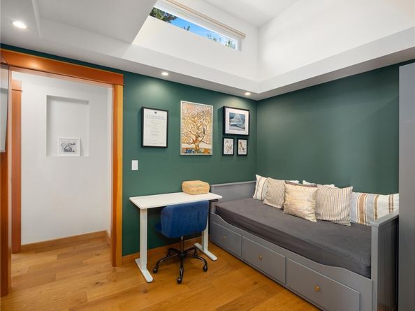3658 Dayton Avenue N 401, Seattle WA 98103