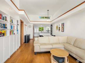 3658 Dayton Avenue N 401, Seattle WA 98103