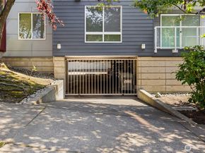 3658 Dayton Avenue N 401, Seattle WA 98103