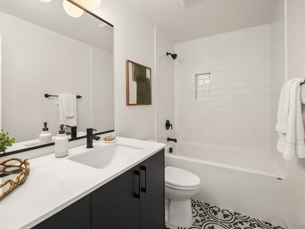 2419 NW 57th Street A, Seattle WA 98107