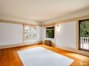 1220 10th Avenue E, Seattle WA 98102
