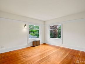 1220 10th Avenue E, Seattle WA 98102