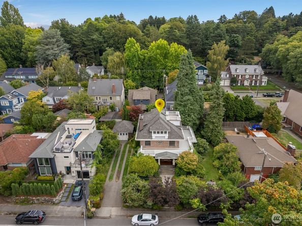 1220 10th Avenue E, Seattle WA 98102