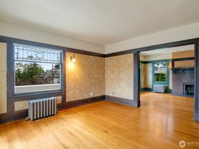 1220 10th Avenue E, Seattle WA 98102