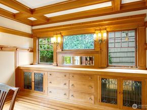 1220 10th Avenue E, Seattle WA 98102