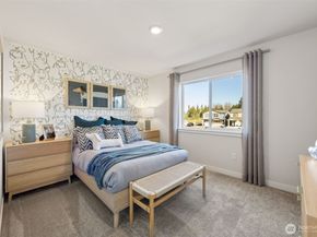 3966 McCormick Village Drive, Bremerton WA 98312