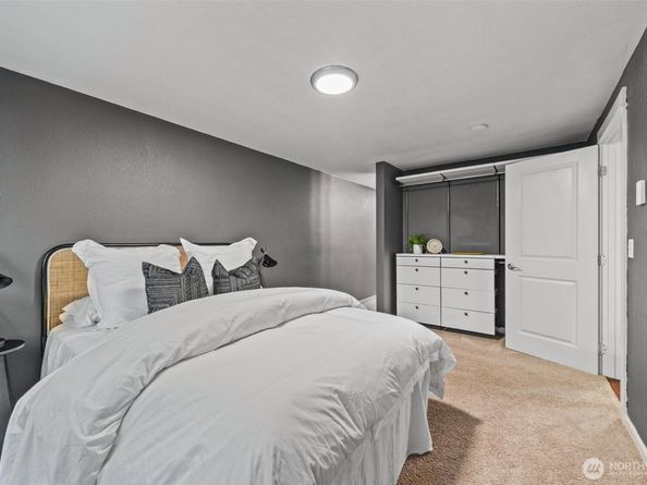 732 Kirkland Circle D102, Kirkland WA 98033