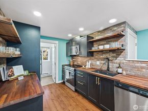 732 Kirkland Circle D102, Kirkland WA 98033
