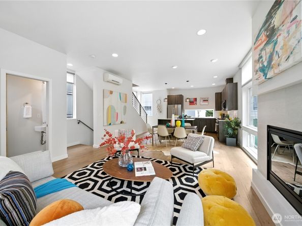 3807 Ashworth Avenue N, Seattle WA 98103
