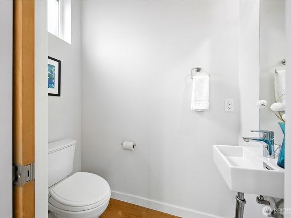 3807 Ashworth Avenue N, Seattle WA 98103