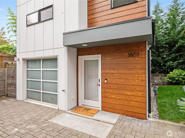 3807 Ashworth Avenue N, Seattle WA 98103