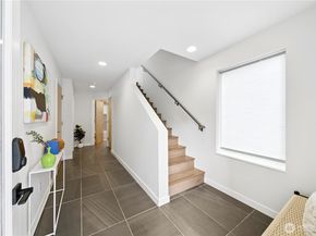 3807 Ashworth Avenue N, Seattle WA 98103