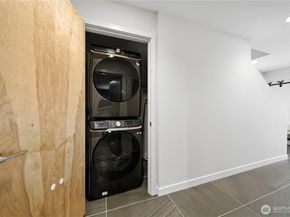 3807 Ashworth Avenue N, Seattle WA 98103