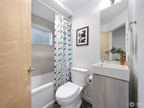3807 Ashworth Avenue N, Seattle WA 98103