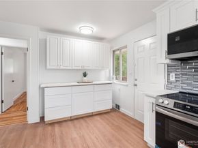 16624 3rd Avenue S, Burien WA 98148